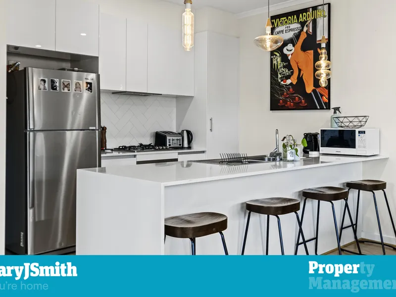 Modern Private Home - 2 Beds / 2 Bath / 2 Courtyards