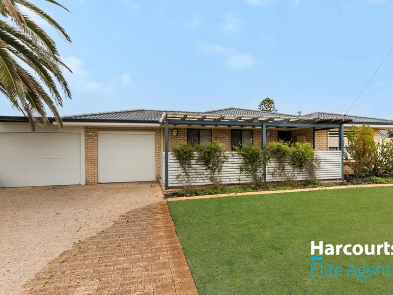 Charming Coastal Family Home in Safety Bay