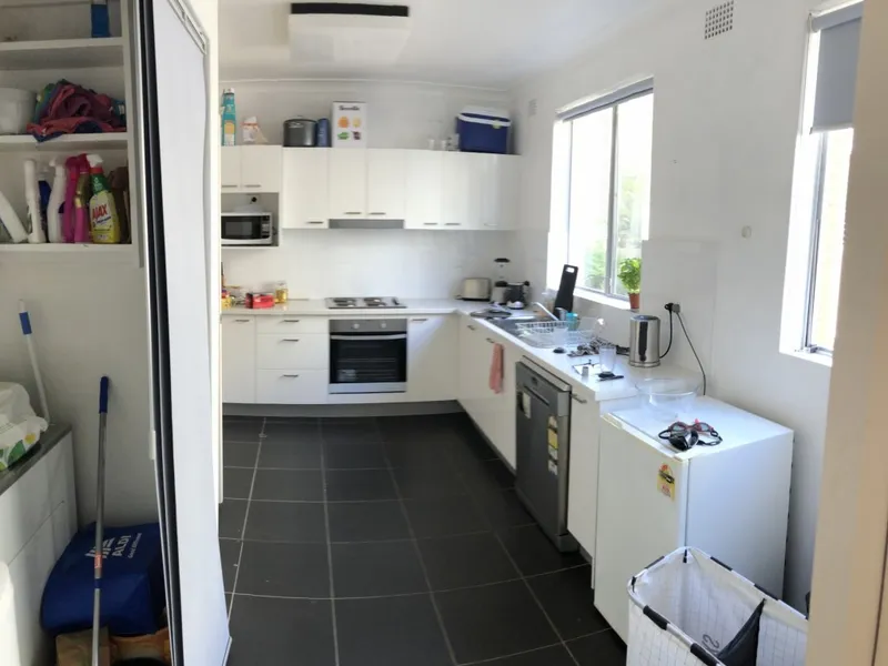 Double Garage - First floor, Large 3x bedroom incl secure parking
