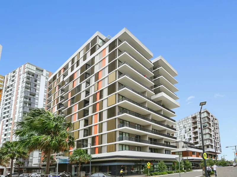 Spacious 1 Bedroom + Study + Parking in Wolli Creek