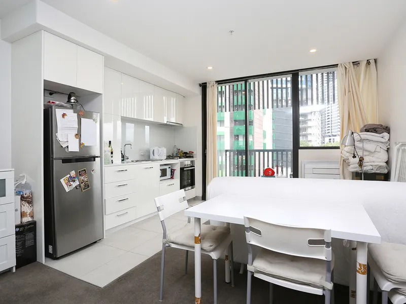 IMMACULATE ONE BEDROOM