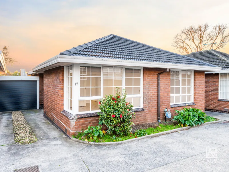 LIFESTYLE SUCCESS STEPS FROM CHADSTONE SHOPPING CENTRE