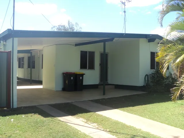 FULLY AIR CONDITIONED 3 BEDROOM HOME