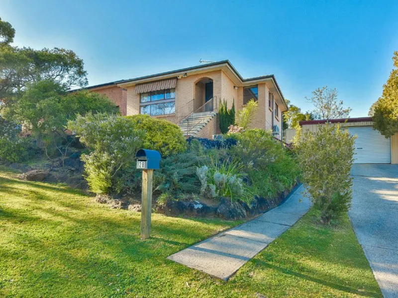 Beautiful home in excellent location with views!!