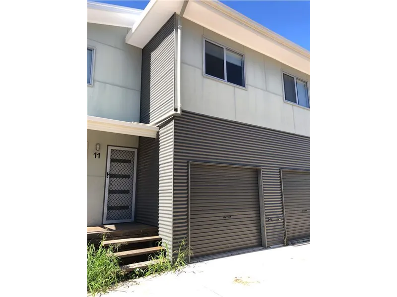 Extremely sought after Daisy Street Townhouse - avaliable end of September