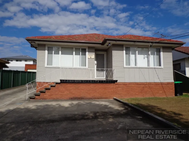 Close to Penrith CBD!