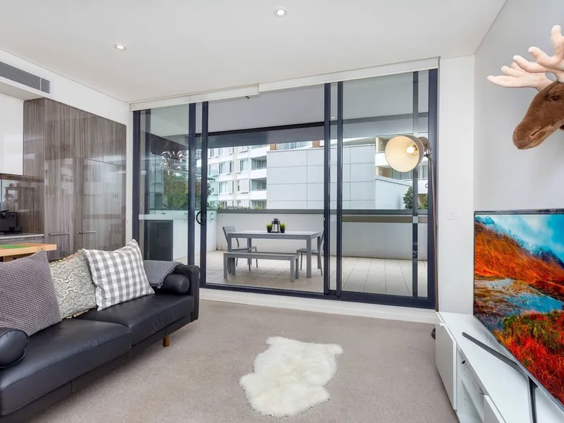 Modern One Bedroom Apartment In Convenient Location 