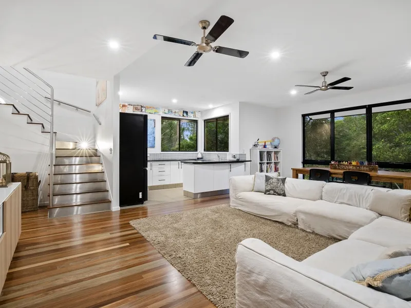 RENOVATED ENTERTAINER SET IN BONOGIN - INSPECT BY APPOINTMENT