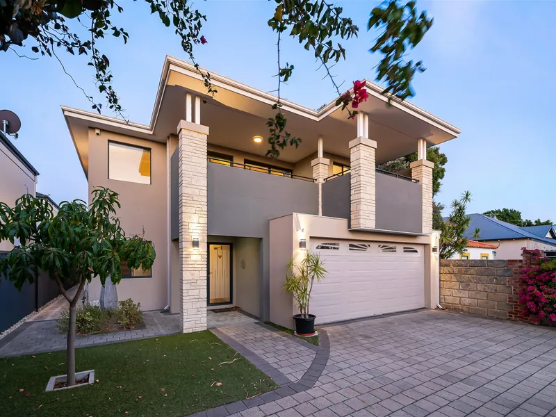 Award-Winning Home Minutes to Swan River Foreshore