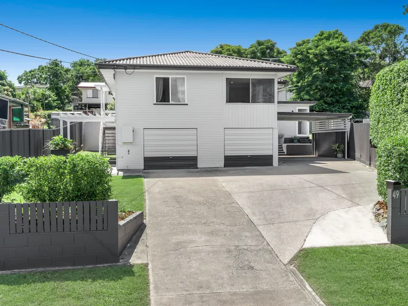 Dual Living Investment Opportunity!