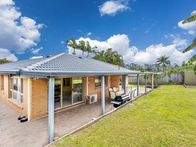 Sweet Home with Large backyard