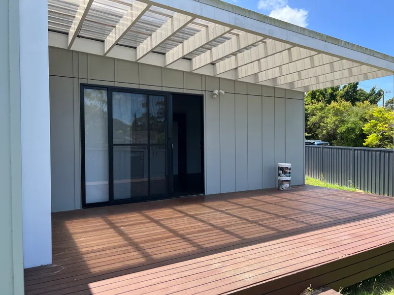 Brand new 2 bed granny flat close to the Uni with room to relax!