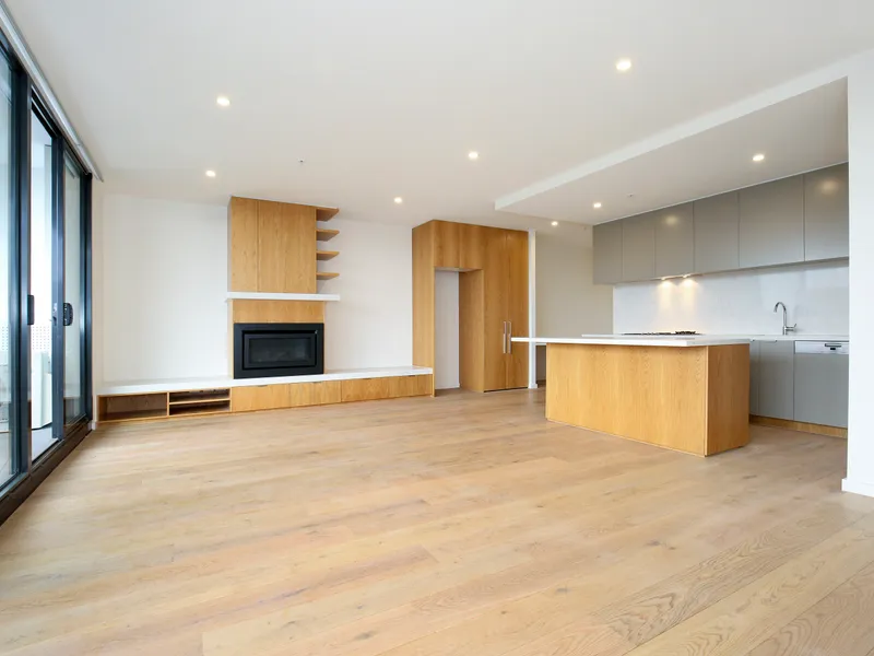 Three Bedroom Stylish Apartment on High!