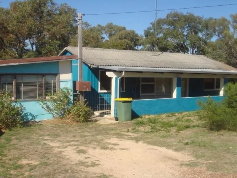 NESTLED BETWEEN THE  THE OCEAN AND ESTUARY