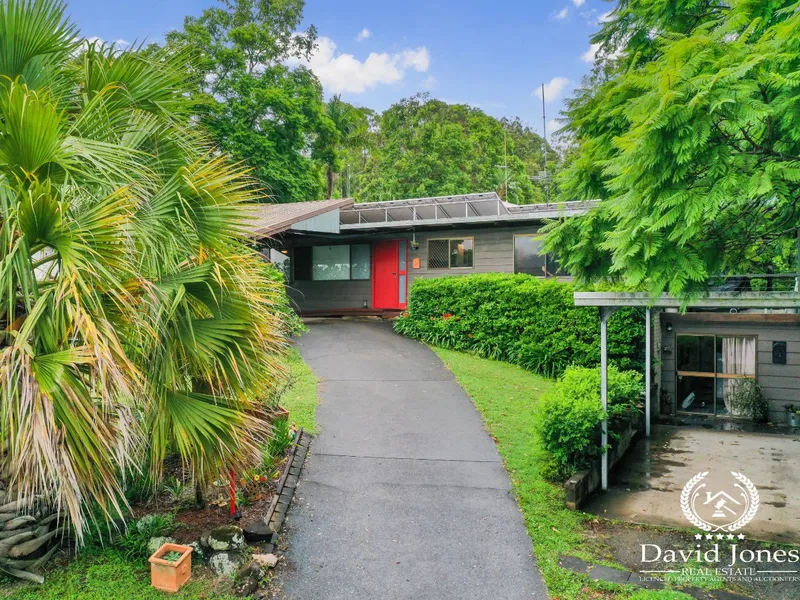 4 Bedrooms 2 Bathrooms, Possible Dual Living