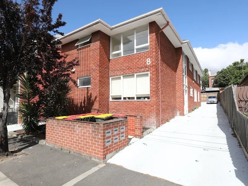 FRESH, NEAT & TIDY ONE BEDROOM APARTMENT