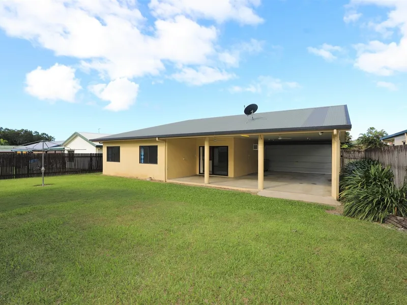 Budget Friendly Family Home - Drive Through Carport - Garden Shed - Fenced