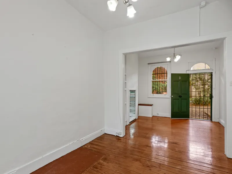 Laneway Terrace with Tranquil Outlook & Scope to Enhance
