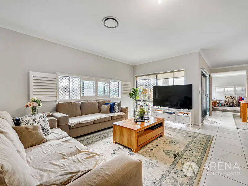 Near new family home ready for you!