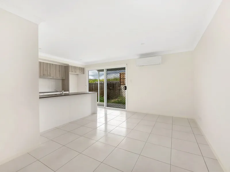 MUST SEE, STUNNING BRAND NEW 4 BEDROOM DUPLEX!