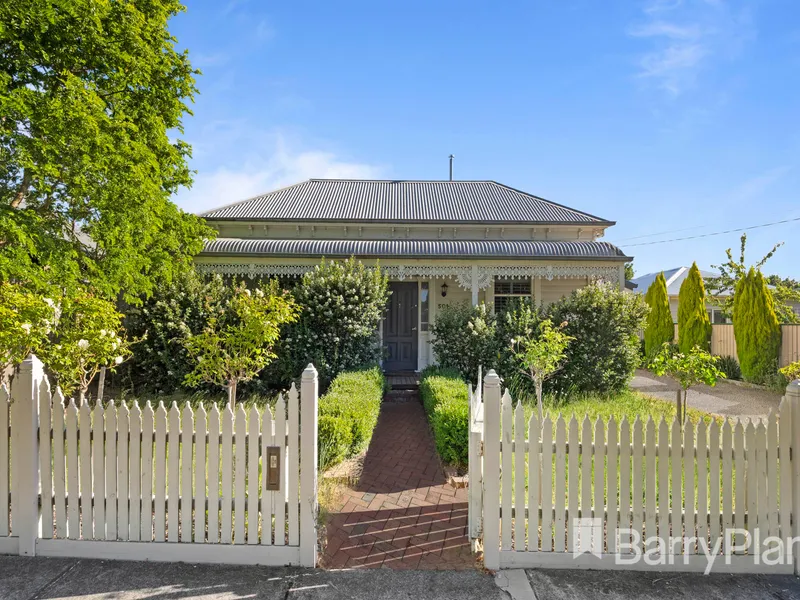 Family 4 Bedroom Home in Stunning Soldiers Hill