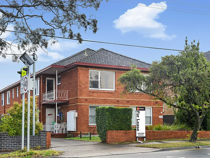 Ideally Positioned Apartment