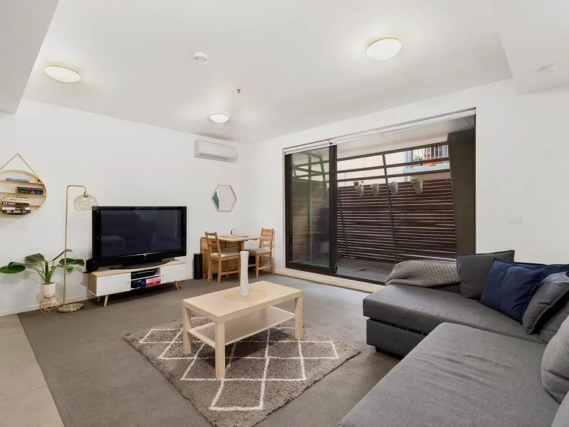 Classy & contemporary investment or first home 