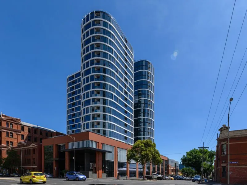 FURNISHED 1 BEDROOM WITH PARKING IN MELBOURNE VILLAGE