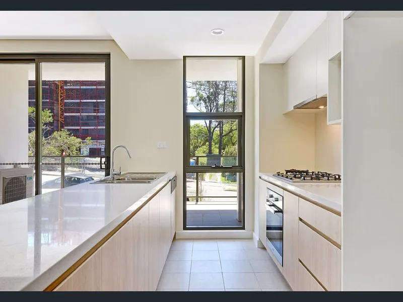 North Facing 2 Bedroom Apartment With Unbeatable Location!