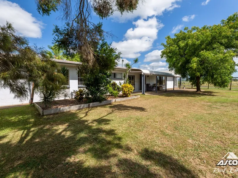 6 BEDROOMS ON HALF AN ACRE