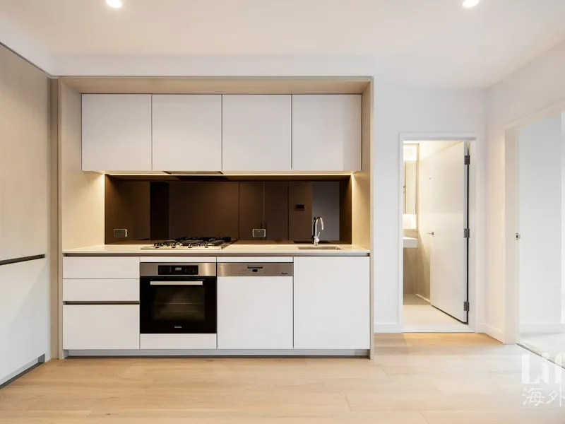 2 Separate Bedrooms Apartment at Melbourne Quarter