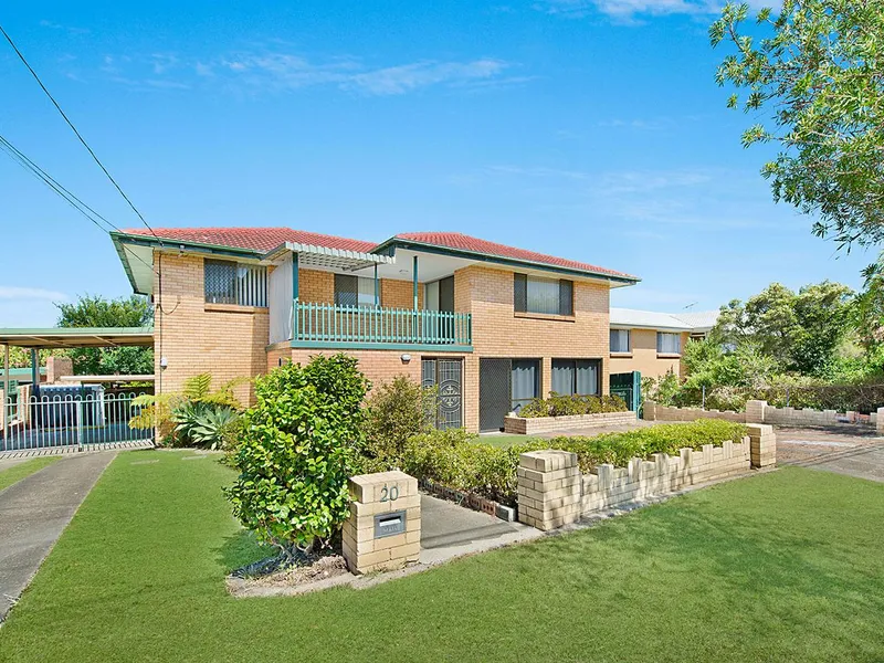 Can't Miss it, Spacious 5 Bedroom House for any Families Size