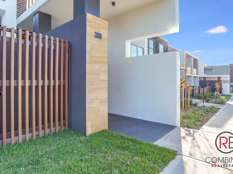 BEAUTIFUL BRAND NEW TOWNHOUSE