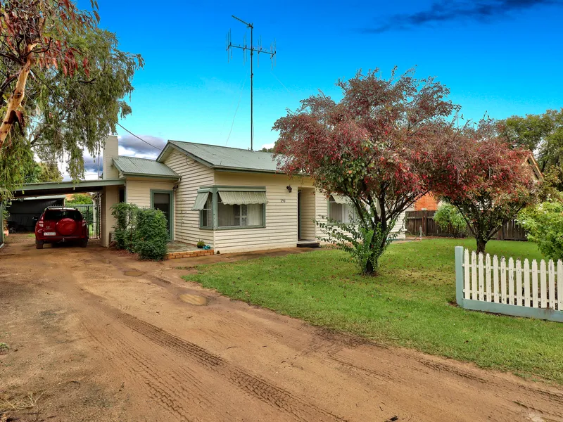 Prime Location Opposite the RSL Bowling Club