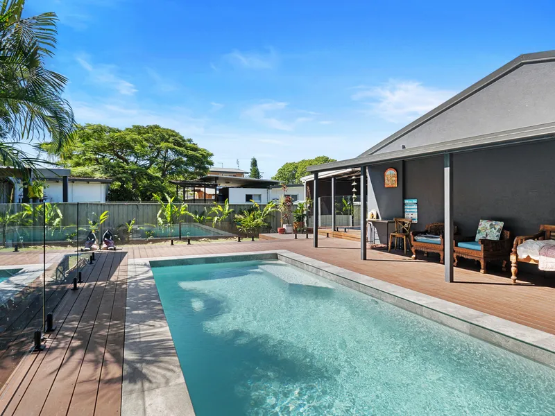Immaculately presented family home only 600m to Kingscliff Beach!