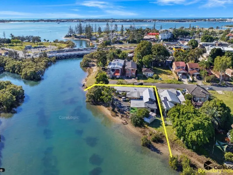 Three Bedroom Unit - Adjacent to Loders Creek - Fish the days away
