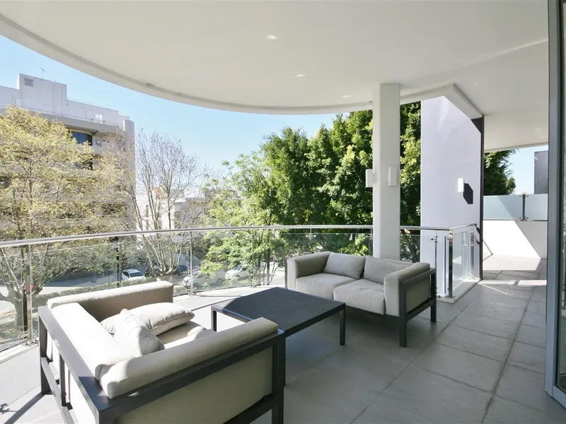 Lovely 2 Bedroom Apartment