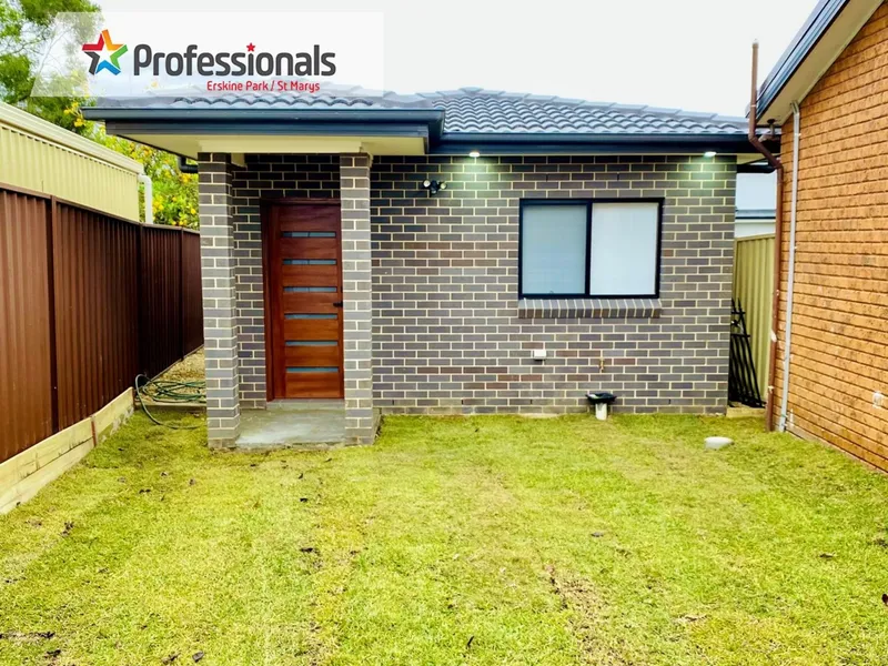 Modern and stylish 2 bedroom granny flat with air conditioning