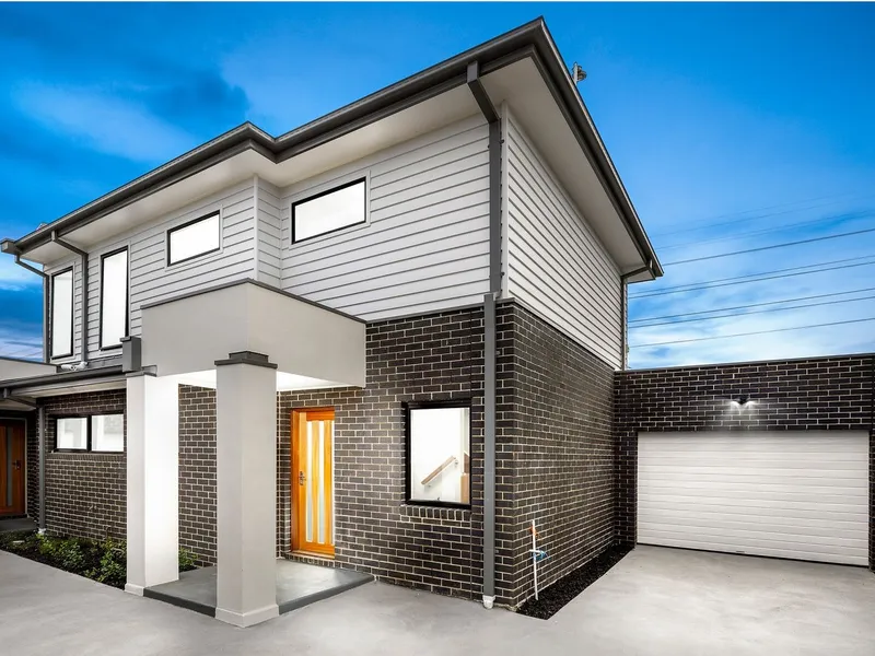 Luxury Brand New Townhouse in Altona North