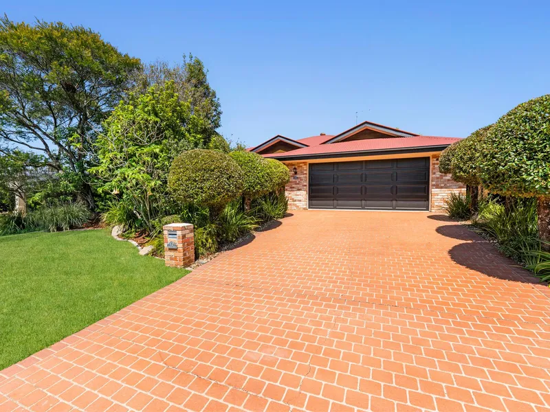 Hidden family sanctuary with tropical poolside oasis