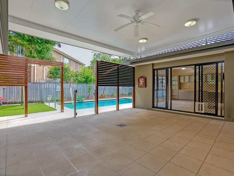 Dress Circle Varsity Location and a Lifestyle to Love