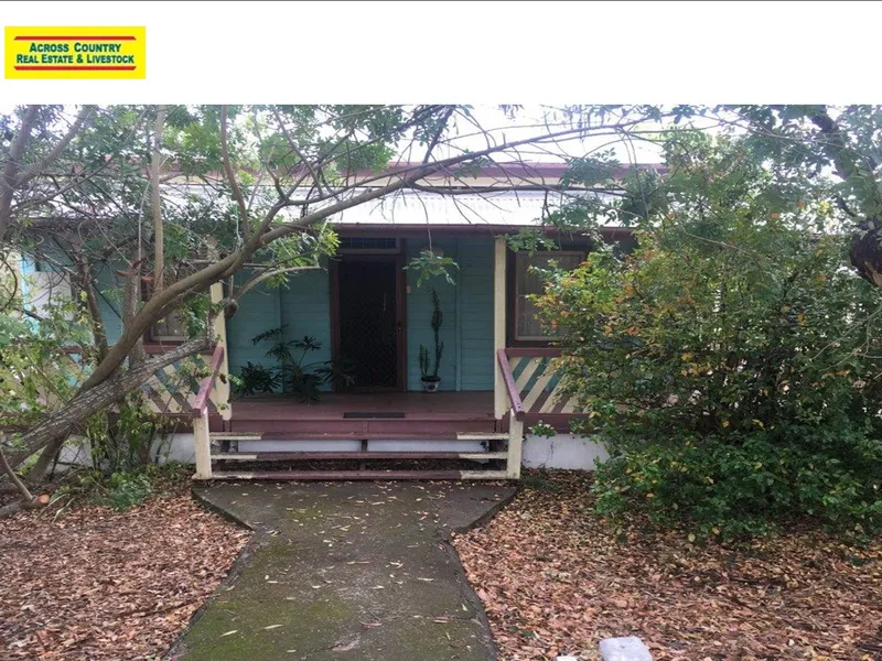 3 BEDROOM QUEENSLANDER COTTAGE