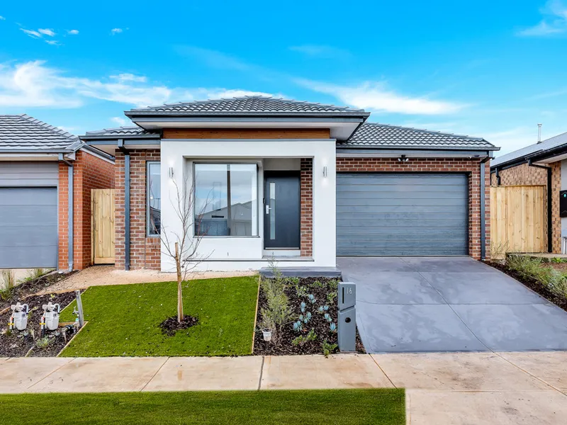 Beautiful Family Home in Bonnie Brook!