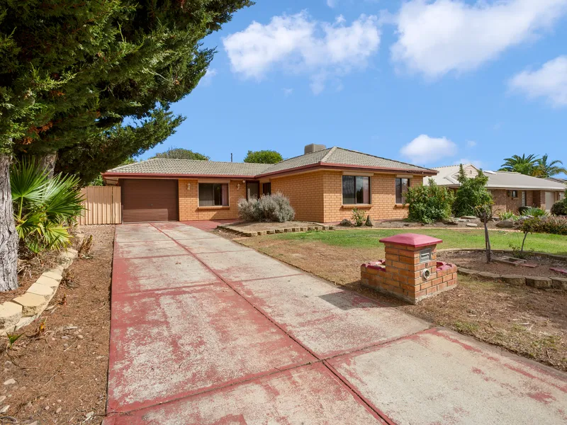 Affordable Home in Great Location Overlooking 'Robert Wright Park'