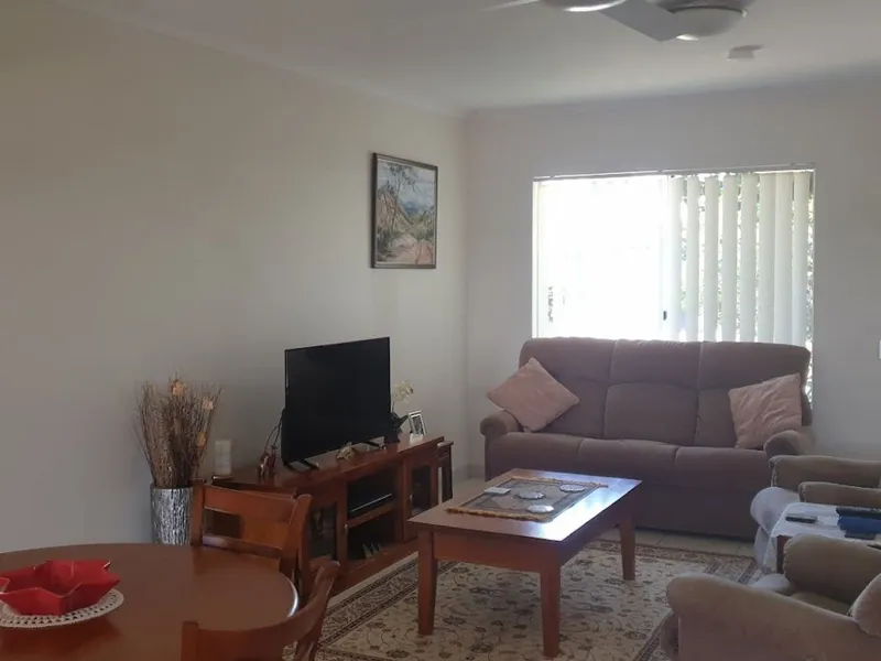 3 bed, 2 bath Unit. Free use of facilities.