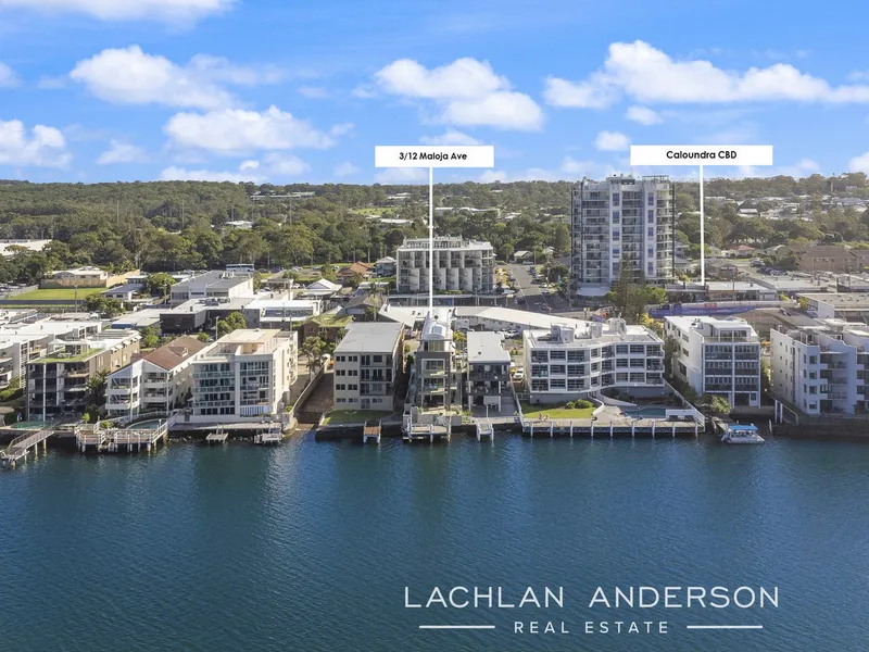 EXCLUSIVE BLUE CHIP LOCATION - ABSOLUTE WATERFRONT LIVING