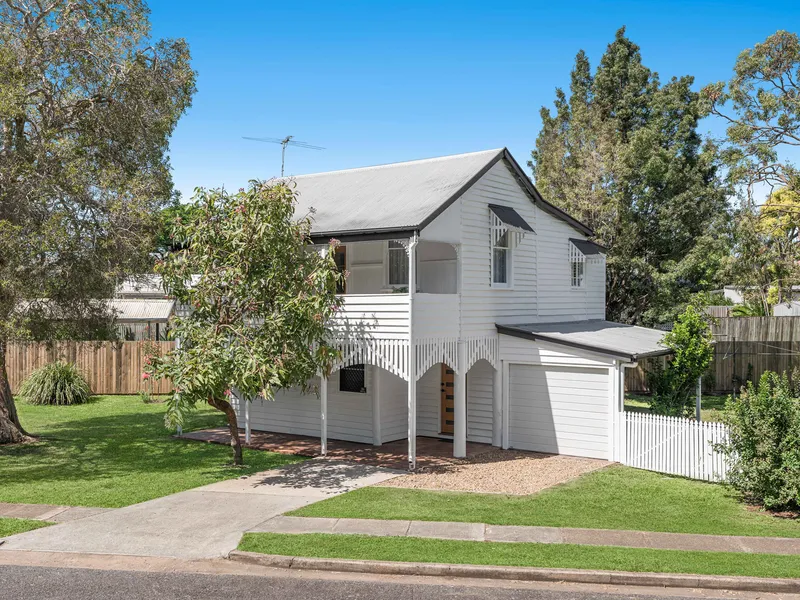 Beautifully Renovated Cottage in Idyllic Bayside Location