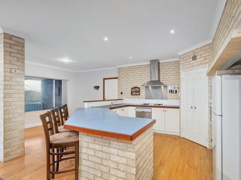 Sweeping Ocean Views!