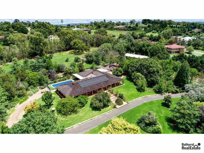 2.83 ACRES - EDGE OF TOWN
