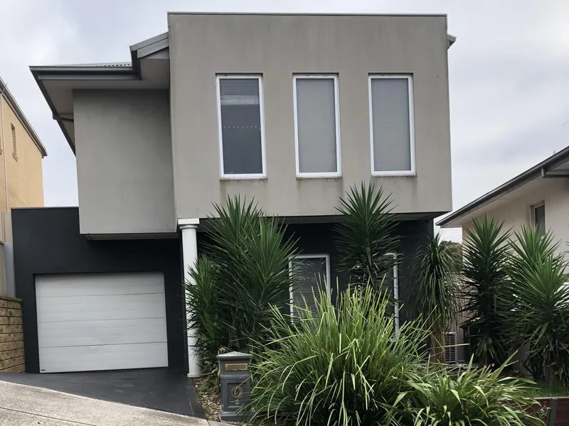 3 Bedroom Townhouse with Stunning views of the City Skyline